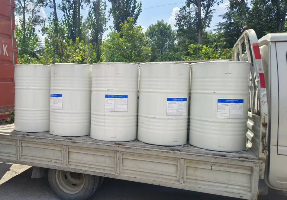 殼牌丙二醇出貨現(xiàn)場.jpg 殼牌丙二醇出貨現(xiàn)場.jpg